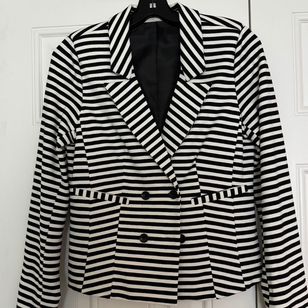 Smart, Sophisticated, Fun Striped Blazer  by Halogen - Size S - New